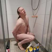 Wakka: Short Custard Gunging in the Shower at Work