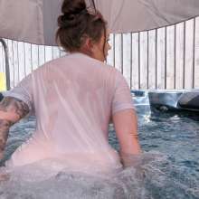 KaciePrincessofWAMclips: White T-shirt Hot Tub Soaking