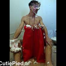 Cutiepied-production: Yannis 4 : Face Pushed into Pies