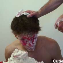 Cutiepied-production: Yannis 4 : Face Pushed into Pies