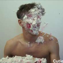 Cutiepied-production: Yannis 4 : Face Pushed into Pies