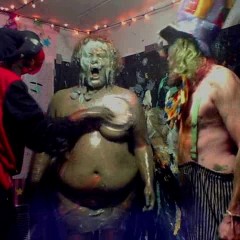 LaylaMoore: Bippy learns why 2 clowns aren't always better if you want to stay clean