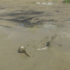 jilly: My 1st mud video of the season! Dress+Stockings=yay! :D