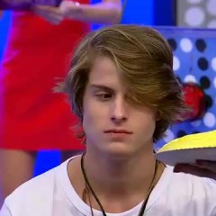 noeldavid: [Chega Mais] Brazilian Model Getting Pied