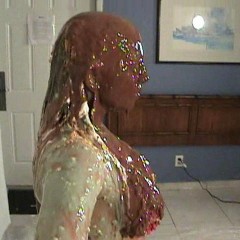 Anglefan.com: Luisa returns for a sexy and messy solo scene!!