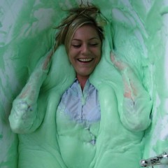 LisaMoomin: Charlotte's First Gunge Bath..