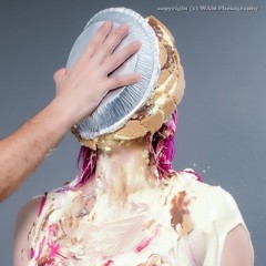 WAM Photography: WAM Photography - Ina's first pie experience