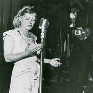 nativehugh: Bette Davis Pies