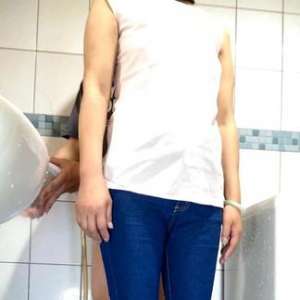 pachin: She bought a new jeans and we washed it.