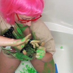 Pattycake: Pattycake takes Ectoplasm Loads in Ghostgushers!