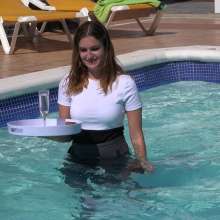 LisaMoomin: I teach Emily and Nadia to become poolside waitresses.
