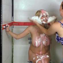 bosunbob: Messy Jessie signs off with a Splat!