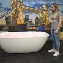 MostWam: Cassie And The Bath Of Pink Gunge