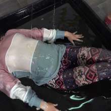 MostWam: Ambers Gunge Bath in Hoodie and Leggings [Oil]