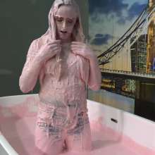 MostWam: Cassie And The Bath Of Pink Gunge