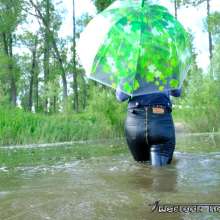 Tarzan: WetlookAdventure--walk with umbrella