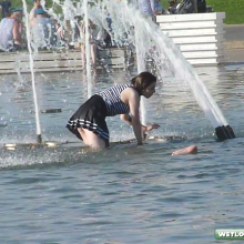 Alik: Sexy fountain girls