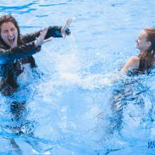 wet.look.me: mmmmmmmmmm!  Angela and Vita playing in the pool!