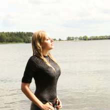 eileenvogel: Eileen in leather leggings and heels in friesland