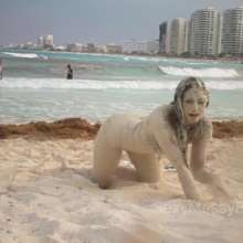 Alana SexyMessyBabes: Beach Pied