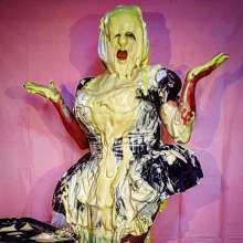 Knickerslopperglory: French Maid takes all the pies!