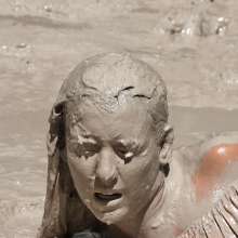 FOXY: shoot in mud continues with Amber