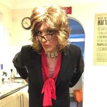 SmokySharon: Who'd like to pie me?
