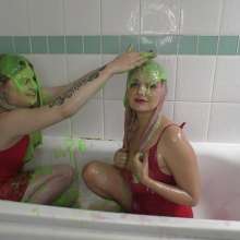 TheGungeZone: Bad Dolly and Leah's Messy Gunge Bath