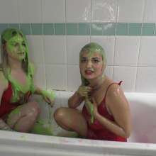 TheGungeZone: Bad Dolly and Leah's Messy Gunge Bath
