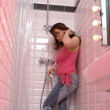 Genoll: Blue Jeans Shower Shoot