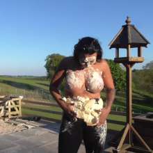 TheGungeZone: Kelli's Mega Pieing