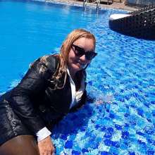 Wet_look_elena: Office Clothes and Heels in the Pool