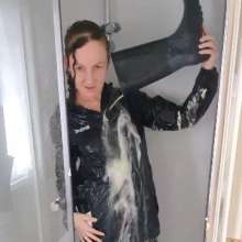 Cinqgirlracer: Rainwear Floor Pie Dive and Shower Download.