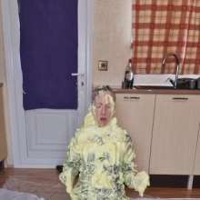 Cinqgirlracer: Rainwear Floor Pie Dive and Shower Download.
