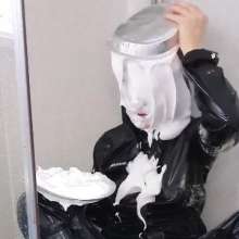 Cinqgirlracer: Rainwear Floor Pie Dive and Shower Download.