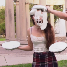 Alana SexyMessyBabes: New Babe Ruth Pied in the Park!