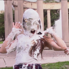 Alana SexyMessyBabes: New Babe Ruth Pied in the Park!