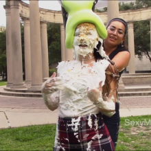 Alana SexyMessyBabes: New Babe Ruth Pied in the Park!