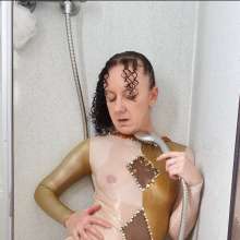 Cinqgirlracer: Had a Shower in sexy dance number!  Download available