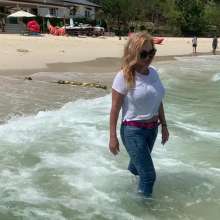 Wet_look_elena: Stockings and Suspenders under My Jeans Wet in the Sea.