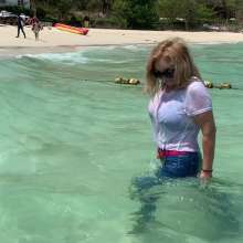 Wet_look_elena: Stockings and Suspenders under My Jeans Wet in the Sea.