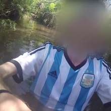 vro: Swimming with Argentina Kit + Nike Tee under Waterfalls