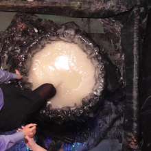 LiquidX: Thick 'Glue' Tub with Issy