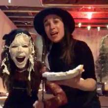 uqhlickg: Post-concert pieing