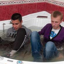 Wet Live Team: Artem and Danio Fought with Pillows and Took a Bath