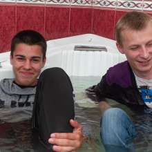 Wet Live Team: Artem and Danio Fought with Pillows and Took a Bath