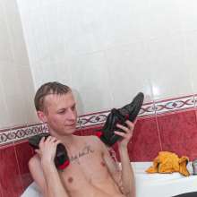 Wet Live Team: Artem Had Fun in the Bathroom and Washed His Hair