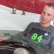 Wet Live Team: Artem Had Fun in the Bathroom and Washed His Hair