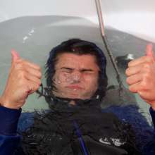 Wet Live Team: Danio Poured Buckets of Water over Himself, Shampoo!