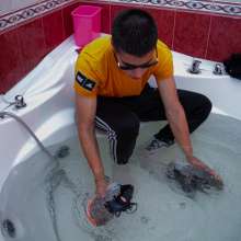 Wet Live Team: Danio Poured Buckets of Water over Himself, Shampoo!